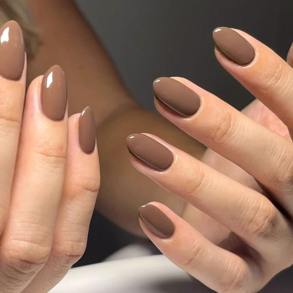 Mocha nails for autumn 2025